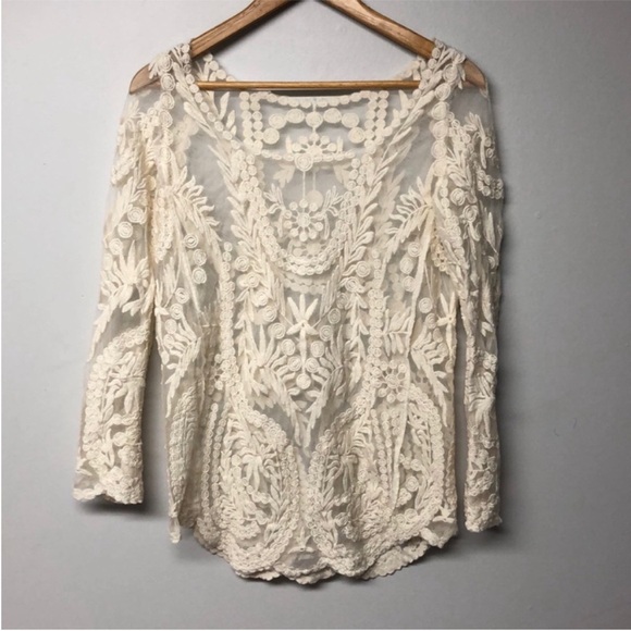Choies Cream Lace mesh long sleeved Crochet Blouse. - Picture 2 of 6